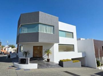 Fachada principal 2 · Exclusividad y Espacio: Casa en Las Vilas (Tornillo)