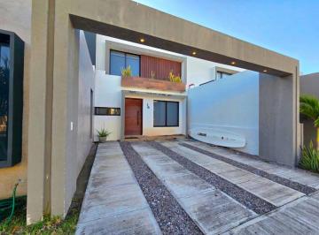 Casa de 3 habitaciones, Alvarado · Casa en Lomas de La Rioja - Recámara en Pb