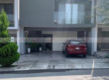 Casa · 176m² · 3 Recámaras · 2 Estacionamientos · Casa en Venta en García