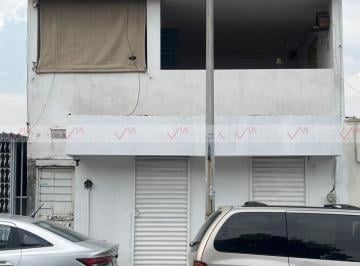 Casa uso de suelo · 180m² · 3 Recámaras · Casa con Uso de Suelo en Venta en Juárez