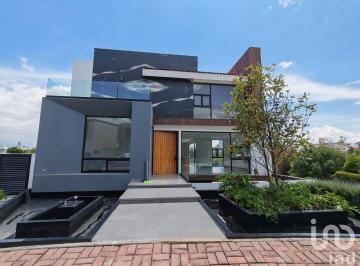 Casa · 344m² · 3 Recámaras · 3 Estacionamientos · Venta Residencia La Vista Country Club