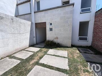 Casa · 126m² · 3 Recámaras · 2 Estacionamientos · Casa en en Venta en Fraccionamiento Titanio II