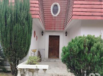 Casa · 483m² · 4 Recámaras · 2 Estacionamientos · Venta de Casa en Atizapán de Zaragoza