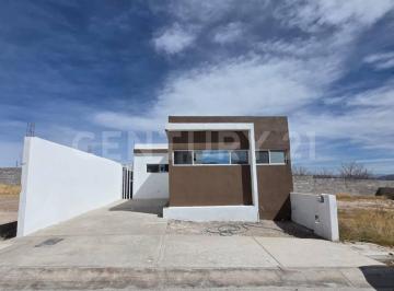 Casa · 92m² · 3 Recámaras · 2 Estacionamientos · Casa en Venta en Fracc. Tarona, Chihuahua