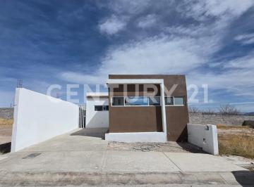 Casa · 92m² · 3 Recámaras · 2 Estacionamientos · Casa en Venta en Fracc. Tarona, Chihuahua