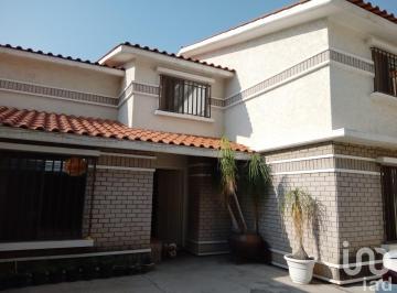 Casa · 302m² · 4 Recámaras · 3 Estacionamientos · Casa en Renta Para Oficinas o Consultorios en Av, Cordillera de Arakán, Lomas 4ta. Slp