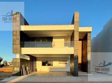 Casa · 710m² · 5 Recámaras · 2 Estacionamientos · Casa en Renta en Marina Campo de Golf