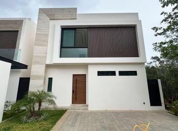 Casa de 3 habitaciones, Benito Juárez · Casa en Venta en Vía Cumbres, Cancún