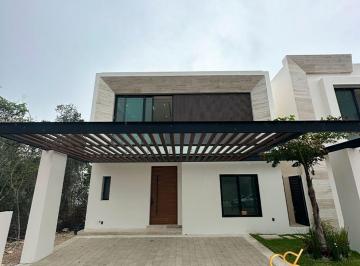 Casa de 4 habitaciones, Benito Juárez · Casa en Venta en Vía Cumbres, Cancún