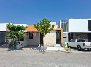 Casa · 111m² · 3 Recámaras · 1 Estacionamiento · Casa en Venta en Colinas del Real, Villa de Álvarez, Colima