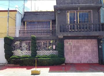 Casa · 160m² · 5 Recámaras · 3 Estacionamientos · Casa en Habitacional Prado Vallejo con 5 Recámaras, Id:.