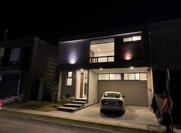 Casa en condominio de 4 habitaciones, León · Casa en Venta Valles del Molino a