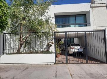 Casa de 4 habitaciones, Zapopan · Casa en Venta en Jardins de Guadalupe, Zapopan.