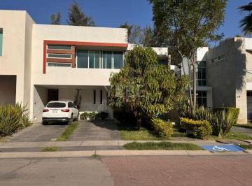 Casa de 3 habitaciones, Zapopan · Casa en Venta Olivos Residencial