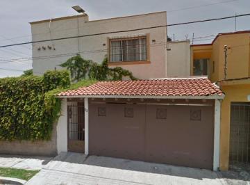 Casa de 5 habitaciones, Cuernavaca · Venta de Casa en Poblado Acapatzingo, Cuernavaca, Morelos.