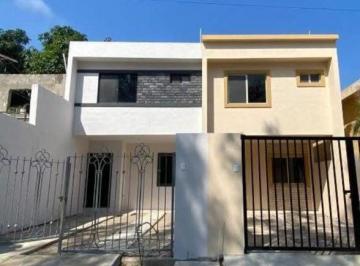 Casa · 130m² · 3 Recámaras · 2 Estacionamientos · Casa Nueva en Venta en Col. 2 de Junio, Tampico Tamaulipas.