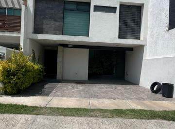 Casa en condominio de 4 habitaciones, León · Casa con o Sin Muebles Frenta a Area Verde