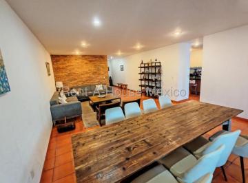 Casa · 297m² · 5 Recámaras · 3 Estacionamientos · Juriquilla Casa de 5 Recamaras en Venta Rah1263