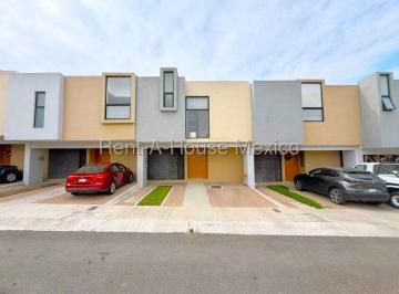 Casa · 146m² · 2 Recámaras · 2 Estacionamientos · Zibatá Casa en Venta de 2 Recamaras Rah1597