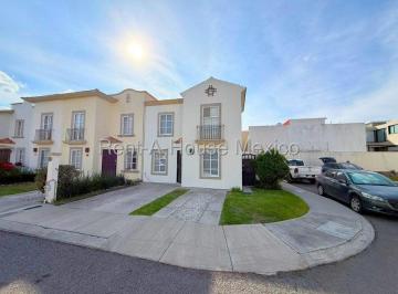 Casa · 133m² · 4 Recámaras · 2 Estacionamientos · El Refugio Casa en Venta de 4 Recamaras Rah772