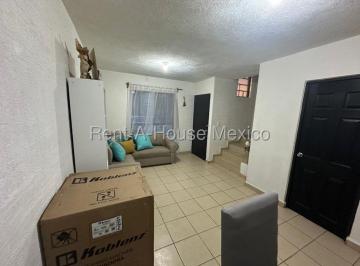 Casa · 86m² · 3 Recámaras · 2 Estacionamientos · Rincones El Marques Casa de Dos Niveles en Venta Rah692
