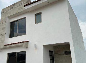 Casa · 108m² · 3 Recámaras · Casa en Ciudad Maderas Residencial Querétaro
