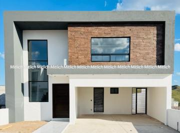 Casa · 250m² · 3 Recámaras · 2 Estacionamientos · Casa en Venta a Estrenar Fracc. Condesa Rejon $6,000,000.