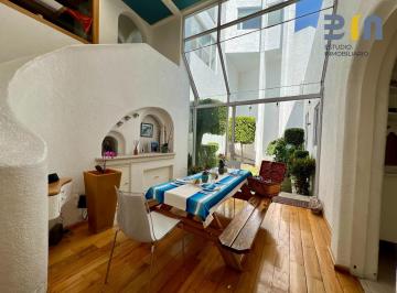 Casa · 305m² · 3 Recámaras · 2 Estacionamientos · La Herradura. Casa en Venta