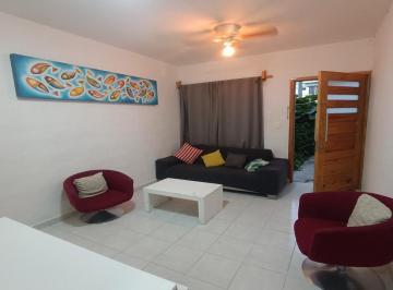 Casa · 95m² · 2 Recámaras · 1 Estacionamiento · Casa de 2 Recámaras en Renta | Centro Playa del Carmen | Excelente Ubicación