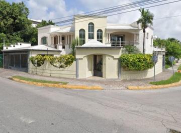 Casa de 5 habitaciones, Benito Juárez · Casa en Venta en Super Manzana 11, Cancún, Quintana Roo