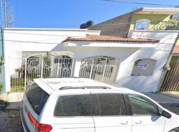 Casa de 3 habitaciones, Tepic · Venta de Casa en Colonia 15 de Mayo, Tepic, Nayarit.