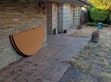 Casa · 718m² · 2 Recámaras · 3 Estacionamientos · Casa en Venta La Herradura