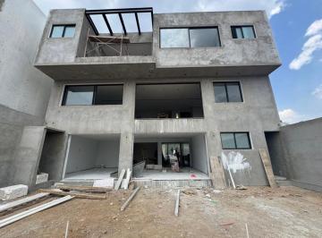 Casa de 4 habitaciones, Huixquilucan · Casa en Venta en Bosque Real