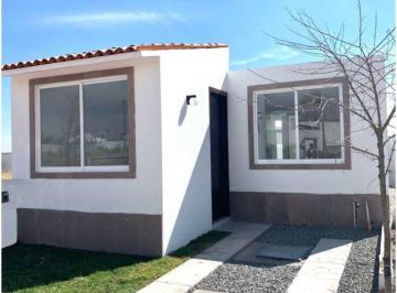 Casa · 2 Recámaras · 1 Estacionamiento · Casa en Ciudad Maderas Residencial Querétaro