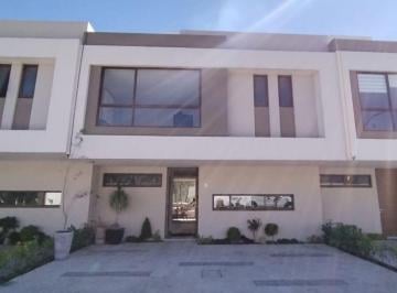 Casa de 3 habitaciones, Metepec · Paseo Jurica Venta Casas Residenciales