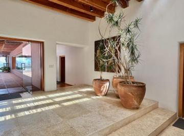 Casa en condominio · 750m² · 5 Recámaras · 4 Estacionamientos · Casa en Izar Club de Golf y Vela Izar, Valle de Bravo