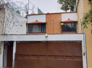 Casa de 3 habitaciones, Coyoacán · Oportunidad de Propiedad en Remate en Coyoacan