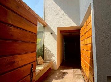 Casa de 4 habitaciones, Coyoacán · “oportunidad en Jardines del Pedregal: Terreno Grande + Potencial Para Crear Una Residencia de Alto