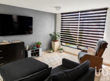 Casa · 256m² · 5 Recámaras · 2 Estacionamientos · Casa Amplia en Venta Ejidal Tres Puentes