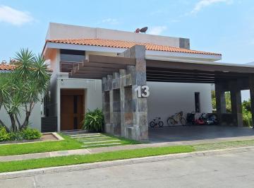 Casa · 633m² · 5 Recámaras · 4 Estacionamientos · Casa en Paraíso Country Club