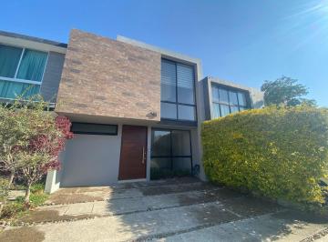 Casa de 3 habitaciones, Tlajomulco de Zúñiga · Casa en Venta en Casa Fuerte