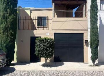 520a8a03acf2f20c20dbff6083c572b4905d0e537bef5a4c86cf28b802241b3b · Casa con Terraza en San Miguel de Allende a Pocos Minutos del Centro