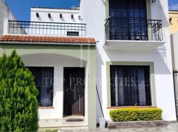 Casa · 127m² · 3 Recámaras · 2 Estacionamientos · Casa en Venta Sm 321 Gran Santa Fe, Cancun, Q. Roo