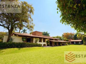 Casa · 1581m² · 8 Recámaras · 4 Estacionamientos · Venta de Casa en Los Apantles