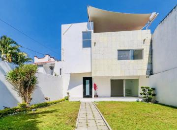 Casa · 250m² · 4 Recámaras · 2 Estacionamientos · Casa en Venta Dentro de Fracc. Las Fincas en Jiutepec Morelos