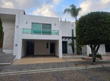 Casa de 3 habitaciones, San Andrés Cholula · Casa en Renta Ubicado en Cluster 222 de Lomas de Angelopolis