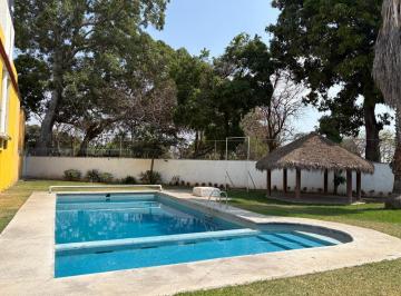 Casa de 3 habitaciones, Yautepec · Casa en Yautepec, con Alberca y Excelente Ubicación
