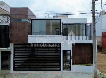 Casa de 3 habitaciones, Xalapa · Hermosa Casa de 2 Niveles con Jardín, 3 Baños Completos y Amplia Cocina en Las Ánimas, Xalapa.