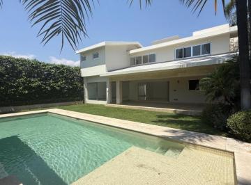 Casa · 400m² · 3 Recámaras · 2 Estacionamientos · Impecable Residencia Moderna