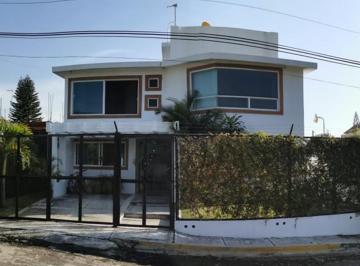 Casa en condominio · 323m² · 4 Recámaras · 1 Estacionamiento · Casa en Venta - (4)